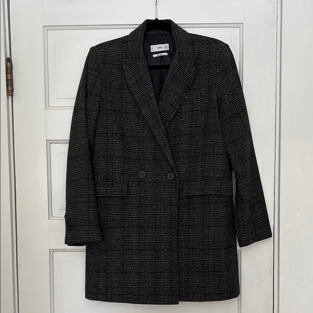 Mango Women's Black Plaid wool Coat. Medium